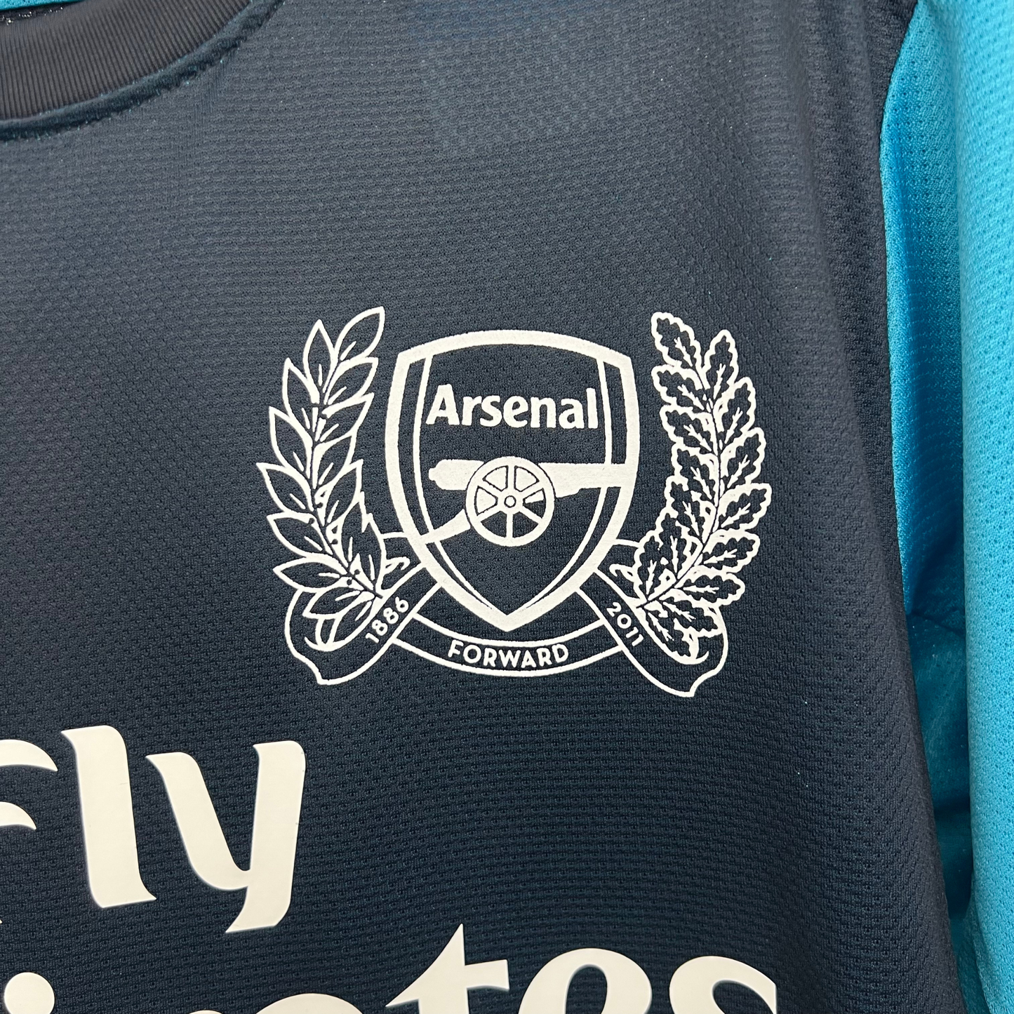 Arsenal 2011/12 Away Retro Football Kit