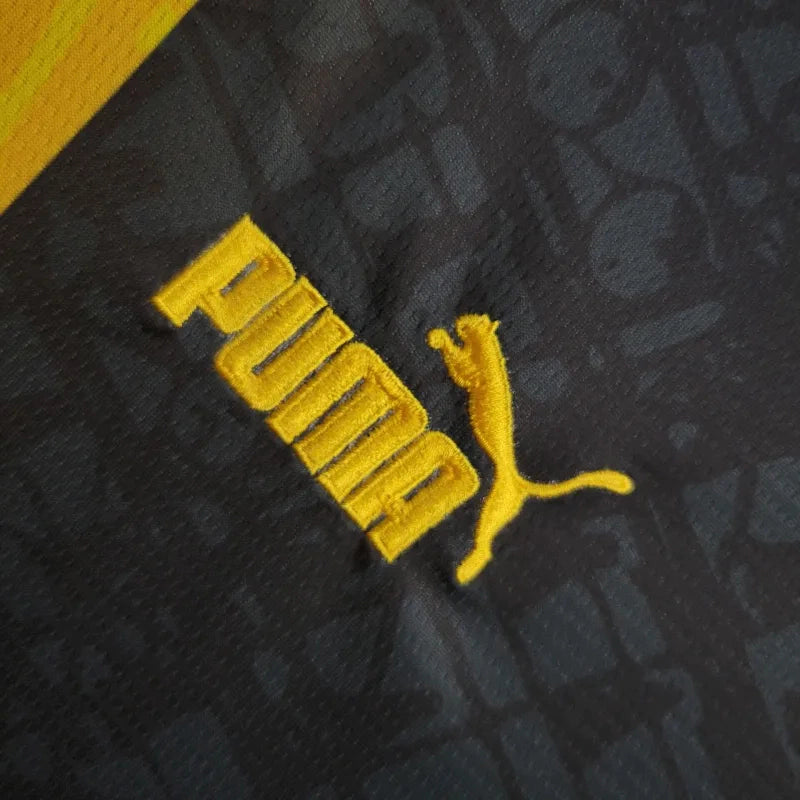 Borussia Dortmund "Royal Crest" Premium Kit - FutKulture