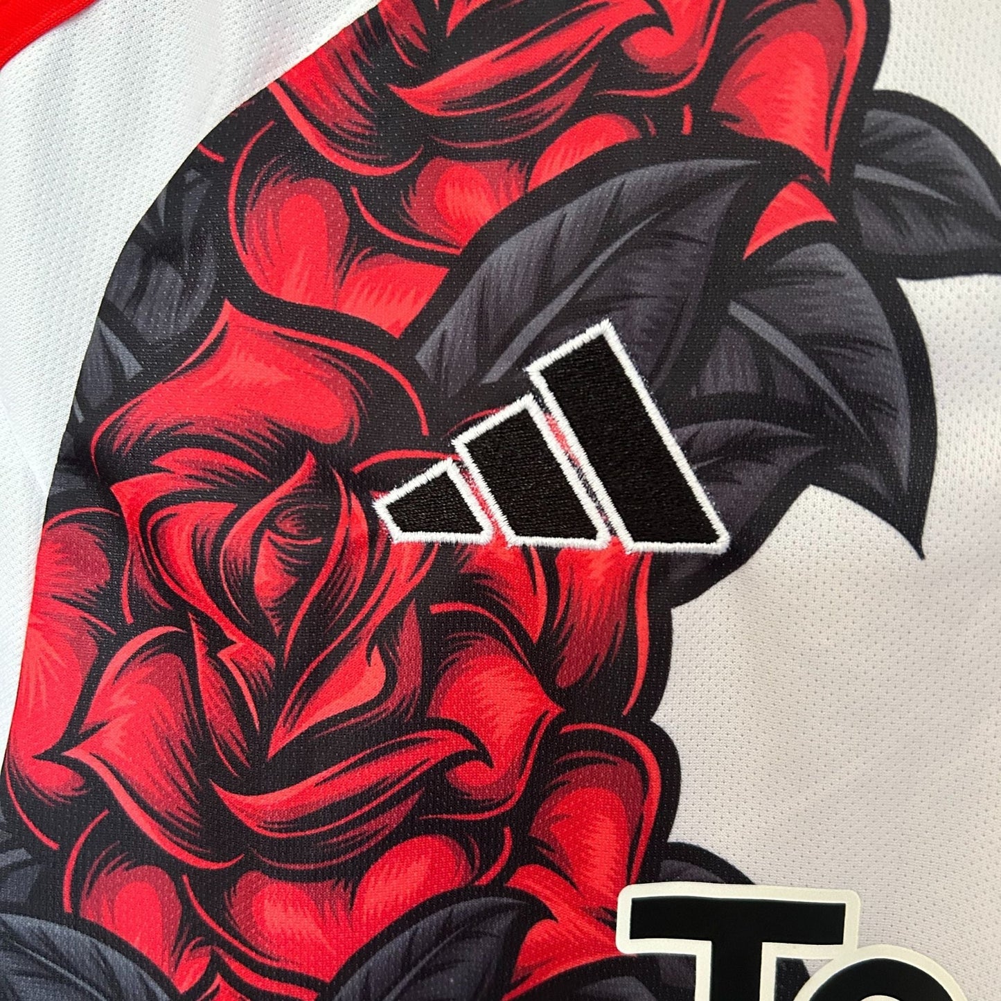 Manchester United "Old Trafford Bloom" Premium Kit - FutKulture