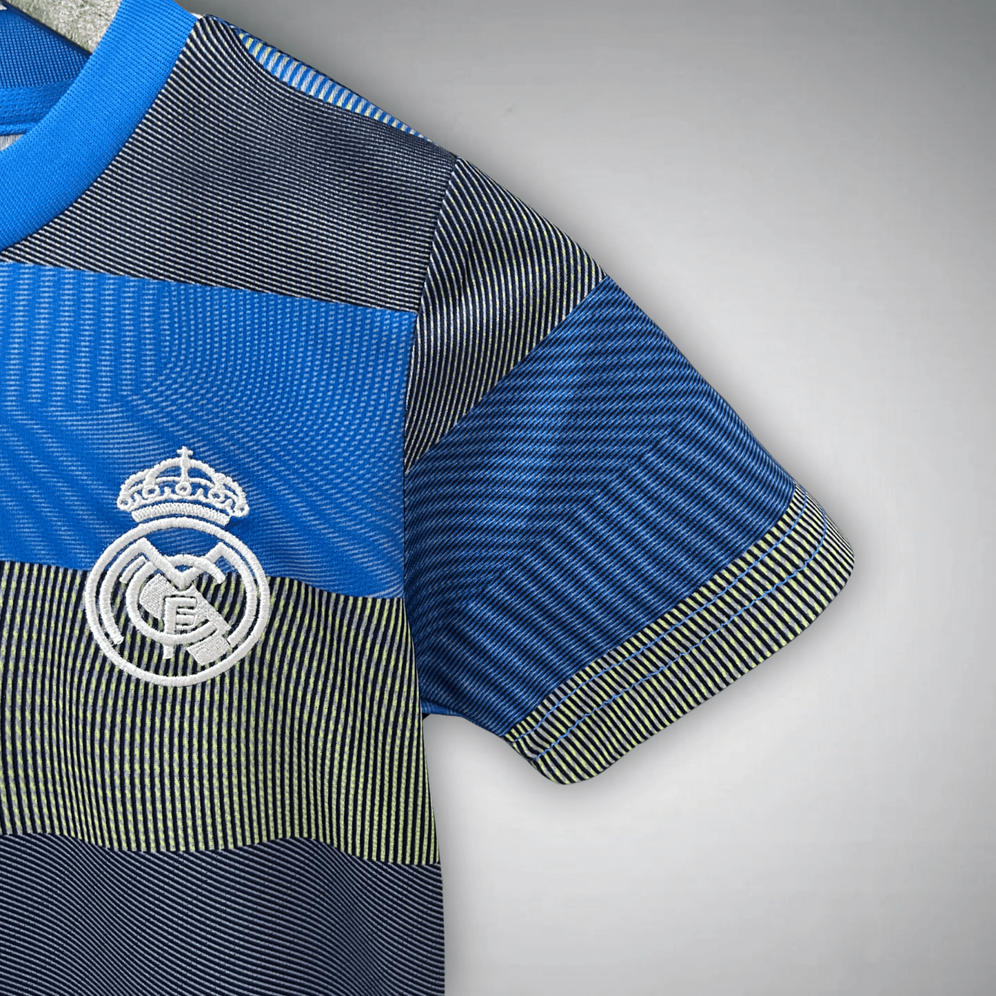 Real Madrid "Cibeles Wave" Premium Kids Size Kit - FutKulture