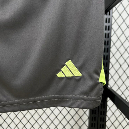2025/2026 Bayern Munchen Goalkeeper Kids Size Kit