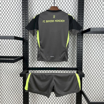 2025/2026 Bayern Munchen Goalkeeper Kids Size Kit