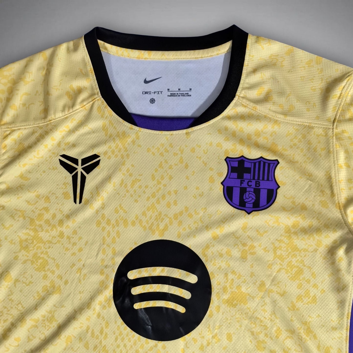 25/26 FC Barcelona Away Kit - FutKulture
