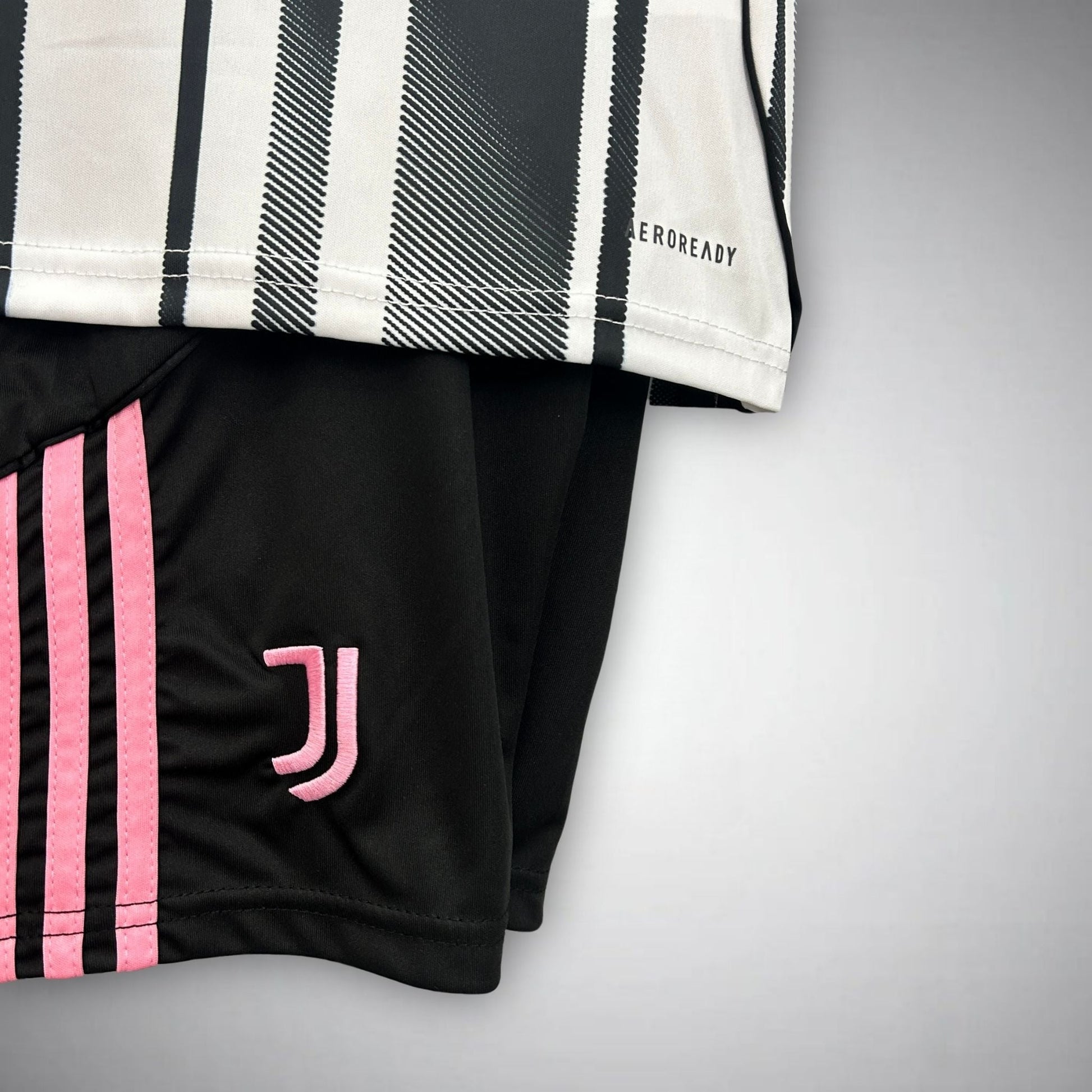 25/26 Juventus Home Kids Size Kit - FutKulture