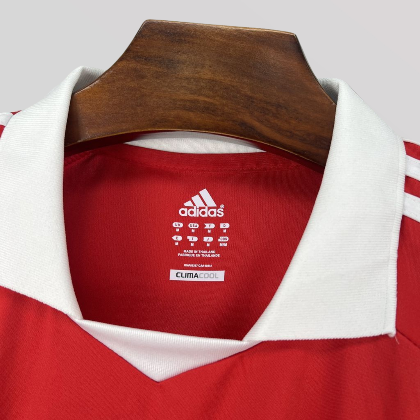 Benfica 2009/10 Men’s Home Retro Football Kit