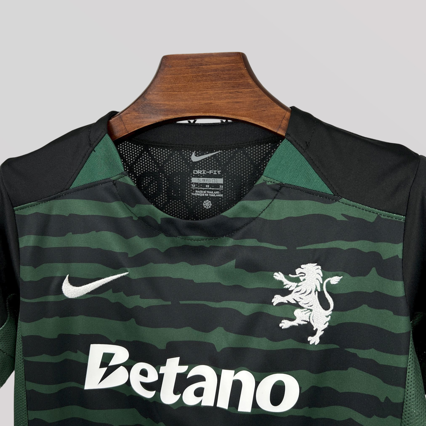 Sporting Lisbon Goalkeeper Kids Size Kit