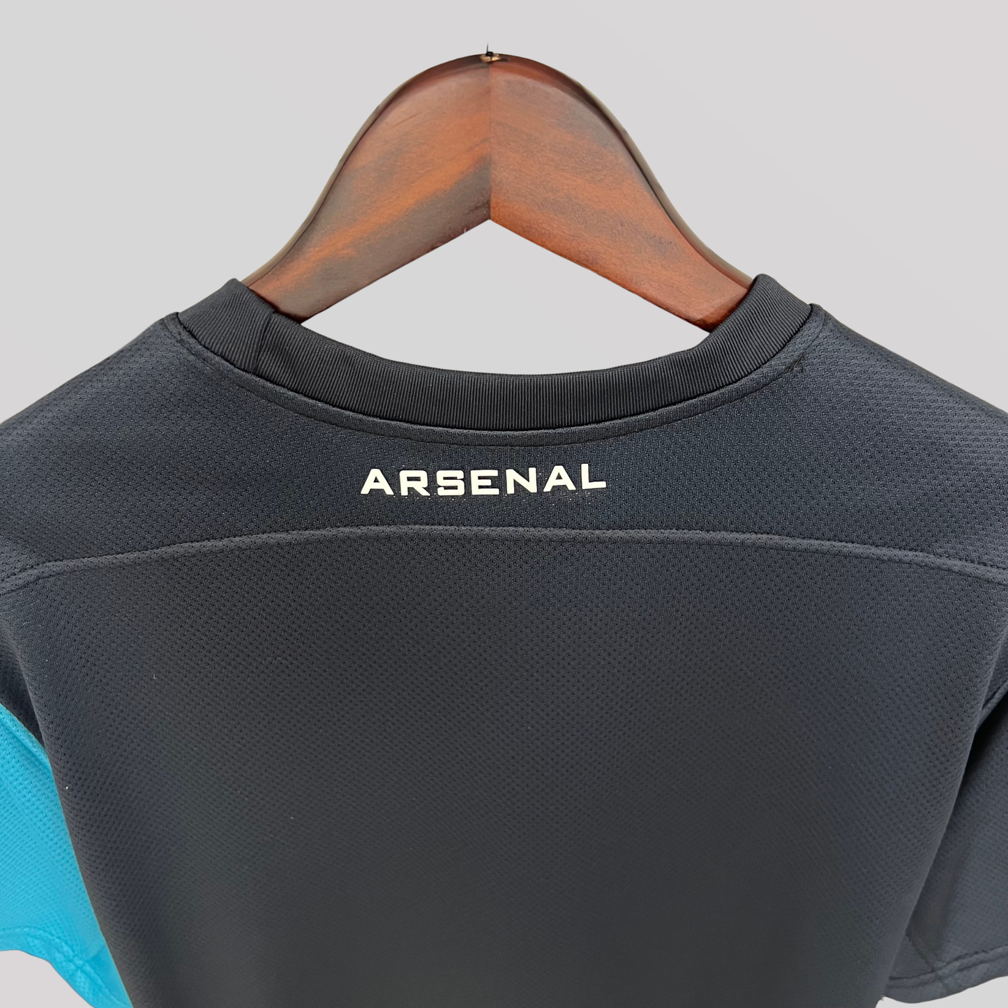 Arsenal 2011/12 Away Retro Football Kit