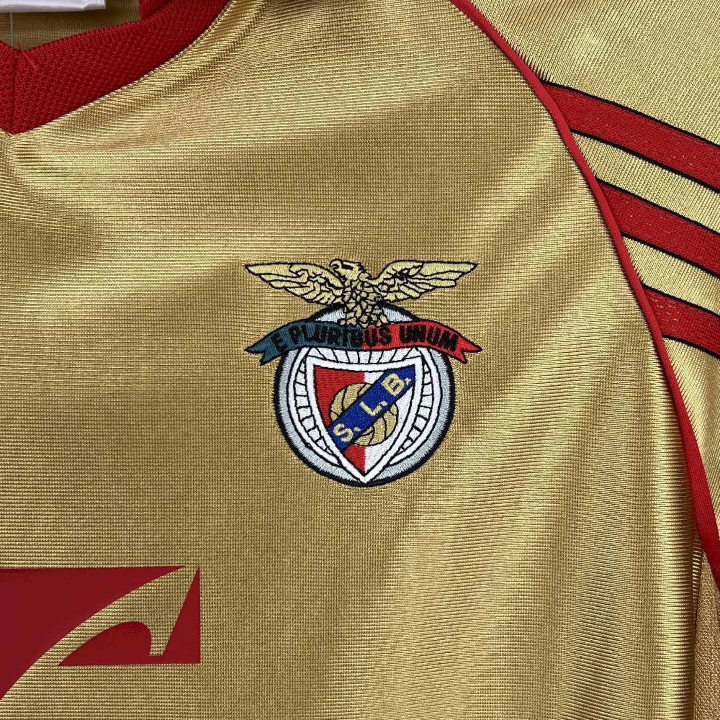 Benfica 1998/99 Away Retro Football Kit