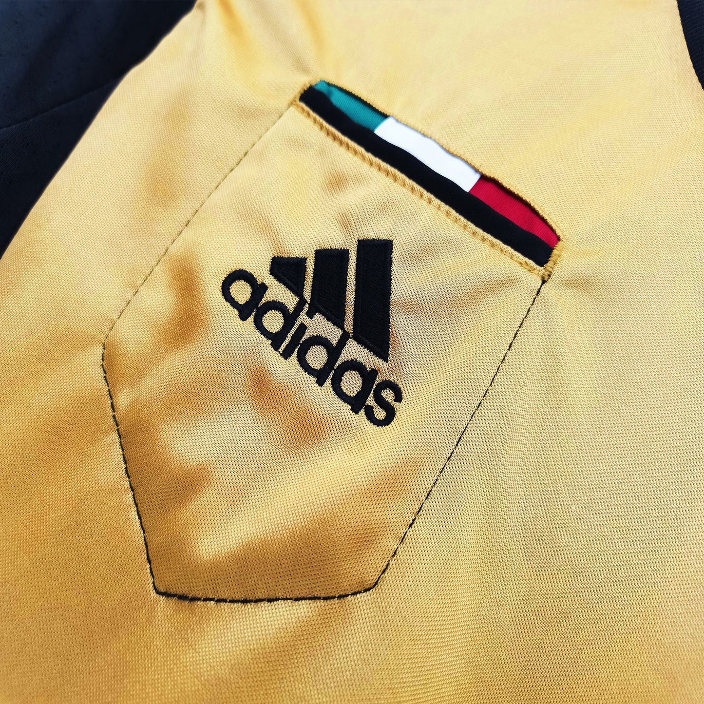 2013/14 AC MIlan Third Kit