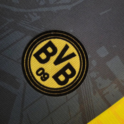 Borussia Dortmund "Royal Crest" Premium Kit - FutKulture