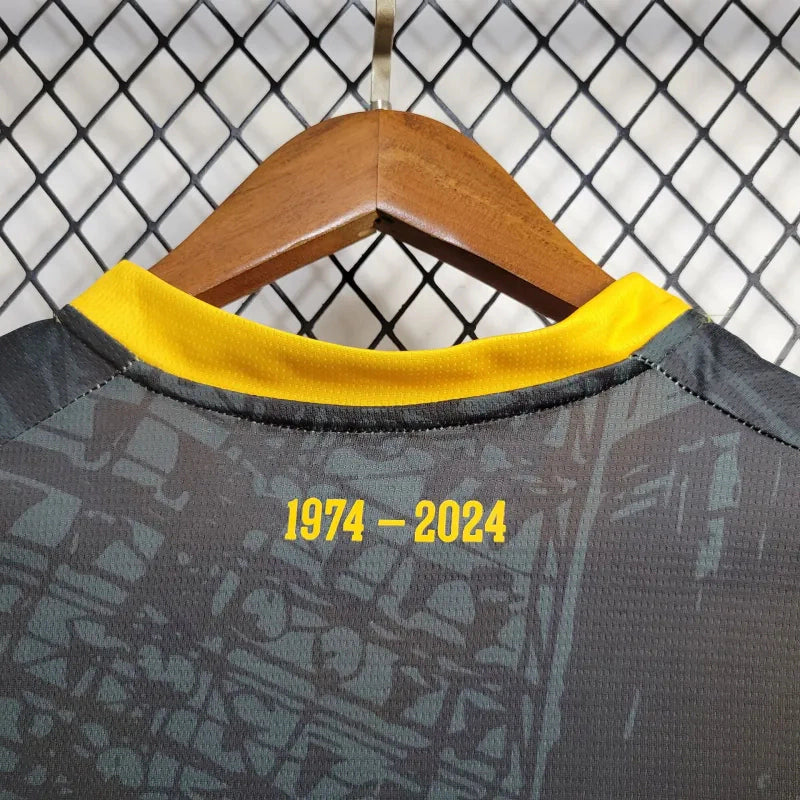 Borussia Dortmund "Royal Crest" Premium Kit - FutKulture