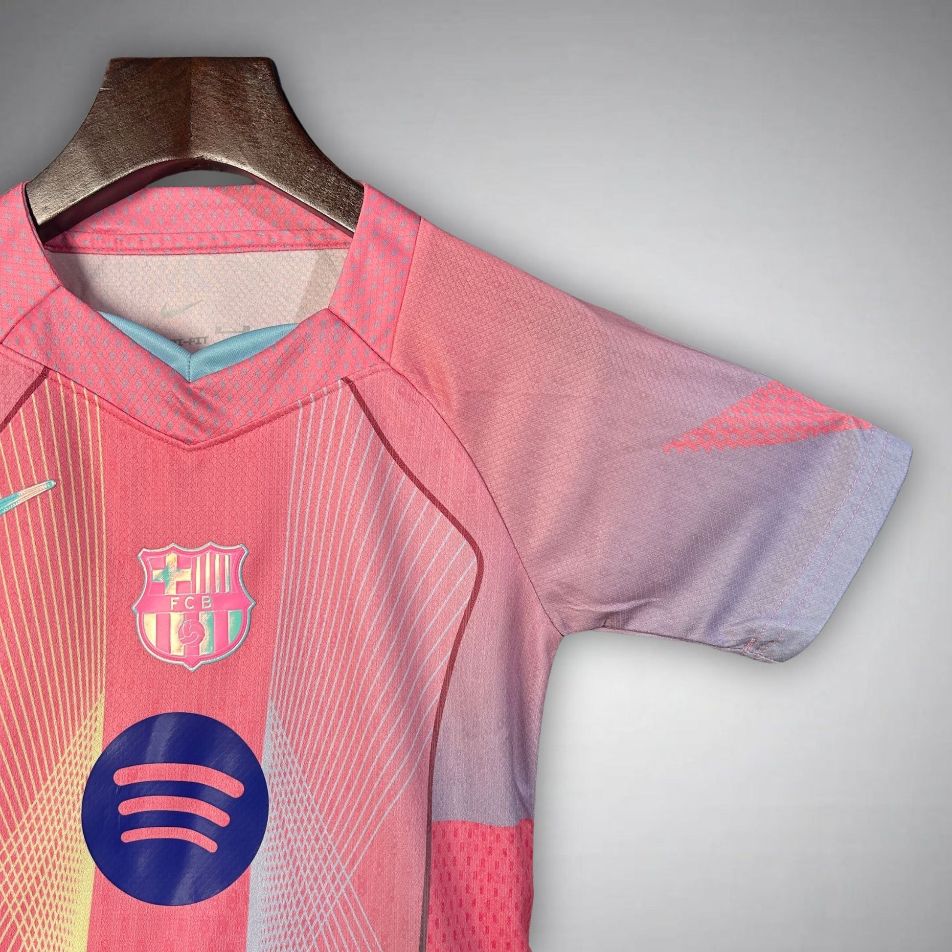 FC Barcelona "Aurora" Premium Kids Size Kit - FutKulture