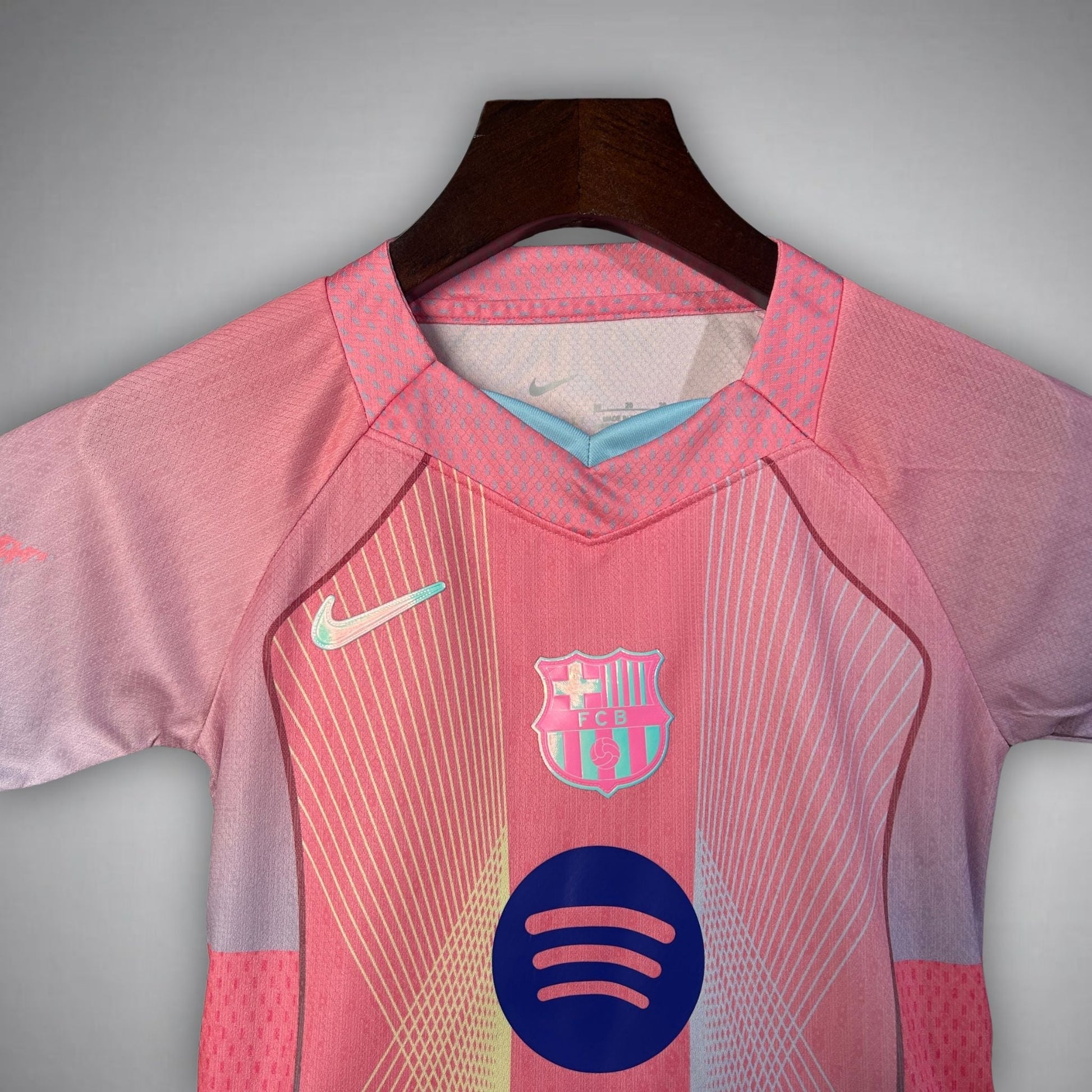 FC Barcelona "Aurora" Premium Kids Size Kit - FutKulture