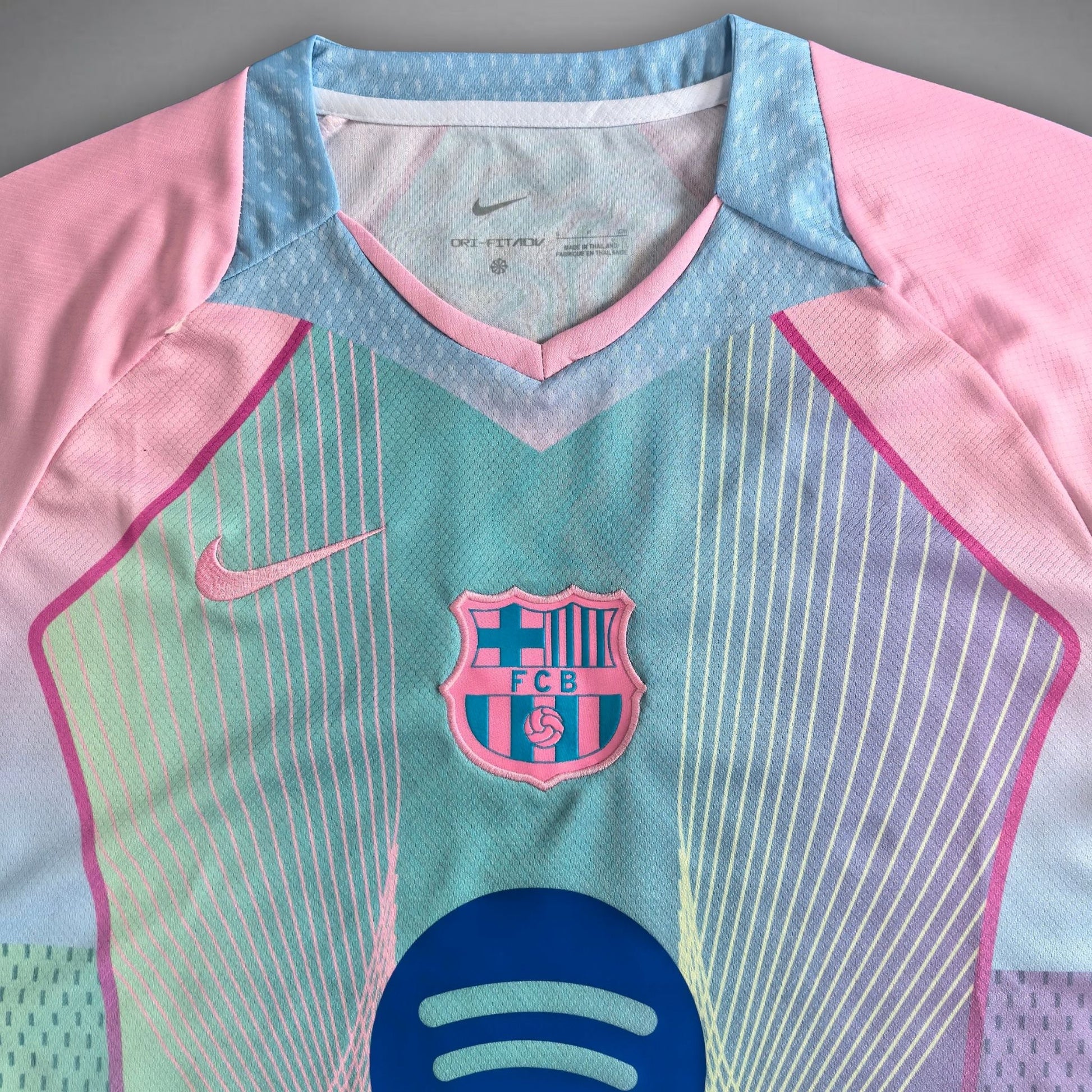 FC Barcelona "Dreamwave" Premium Kit - FutKulture