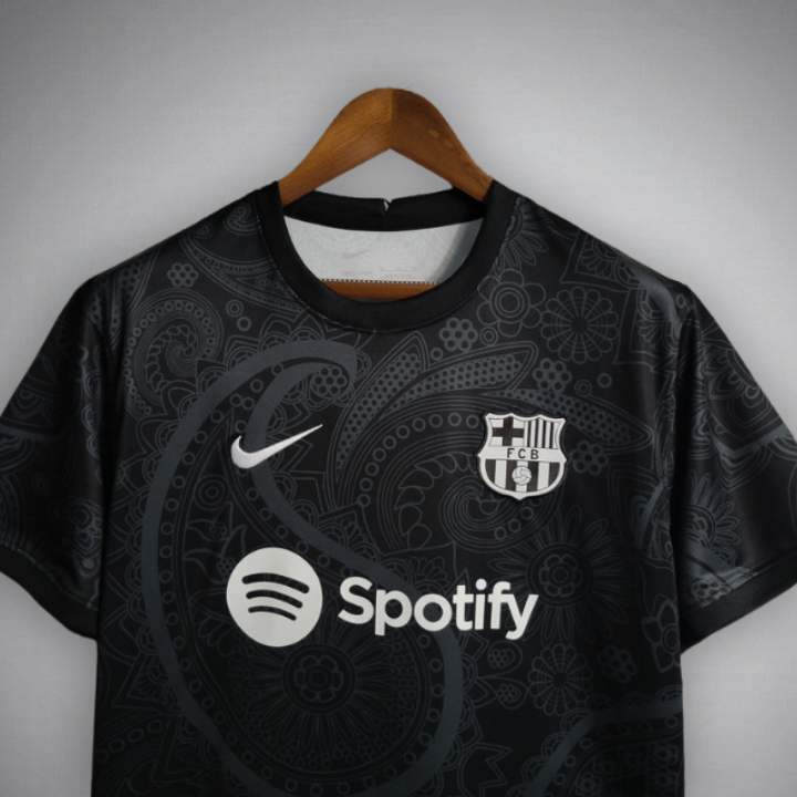 FC Barcelona "Noir Fleur" Premium Kit - FutKulture