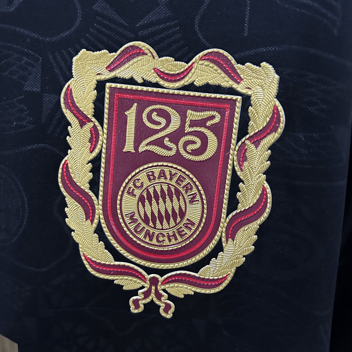 FC Bayern "Luxe Chrome" Premium Kit - FutKulture