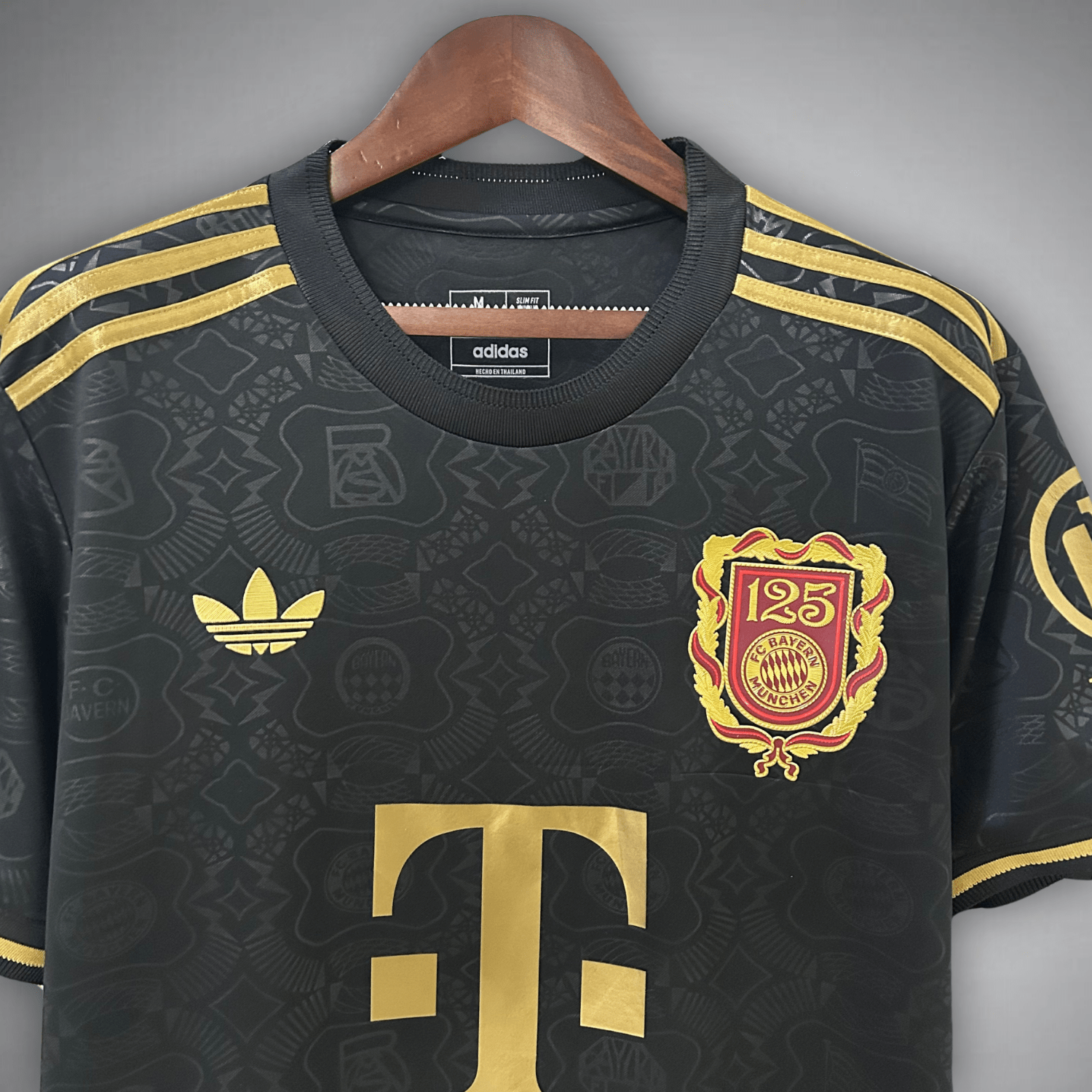 FC Bayern "Luxe Chrome" Premium Kit - FutKulture