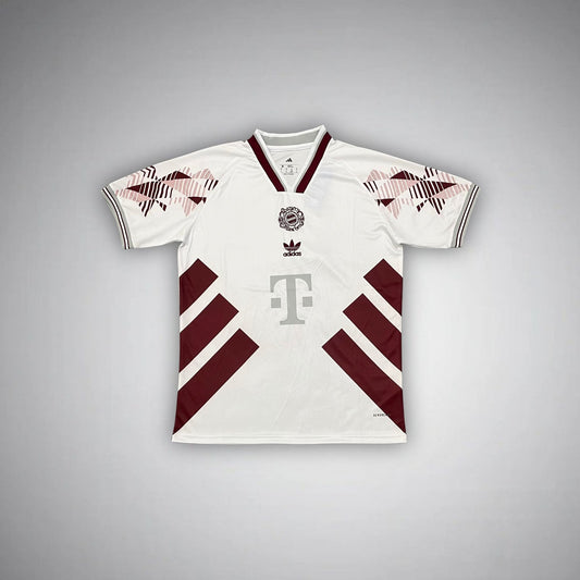 FC Bayern "Mia San Luxe" Premium Kit - FutKulture