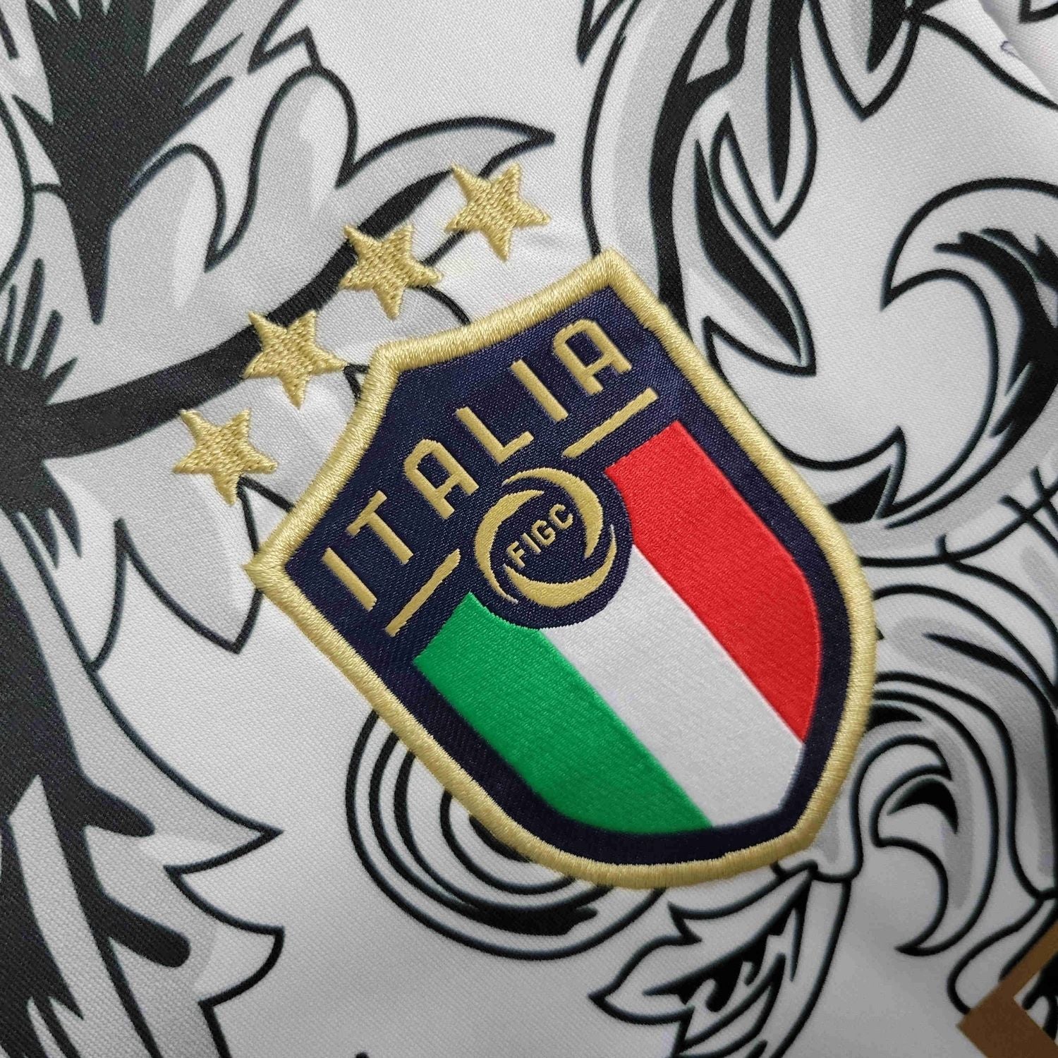 Italy "Versace" Premium White Kit - FutKulture