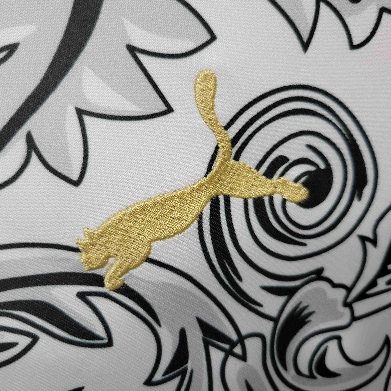 Italy "Versace" Premium White Kit - FutKulture