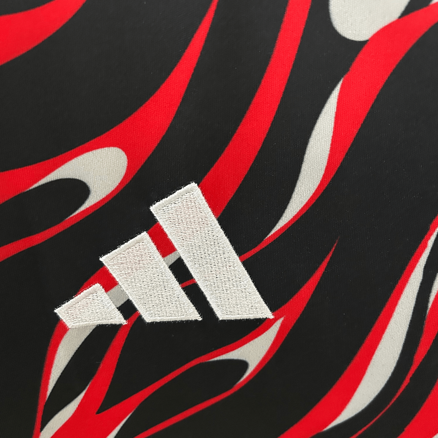 Manchester United "Lava Waves" Premium Kit - FutKulture