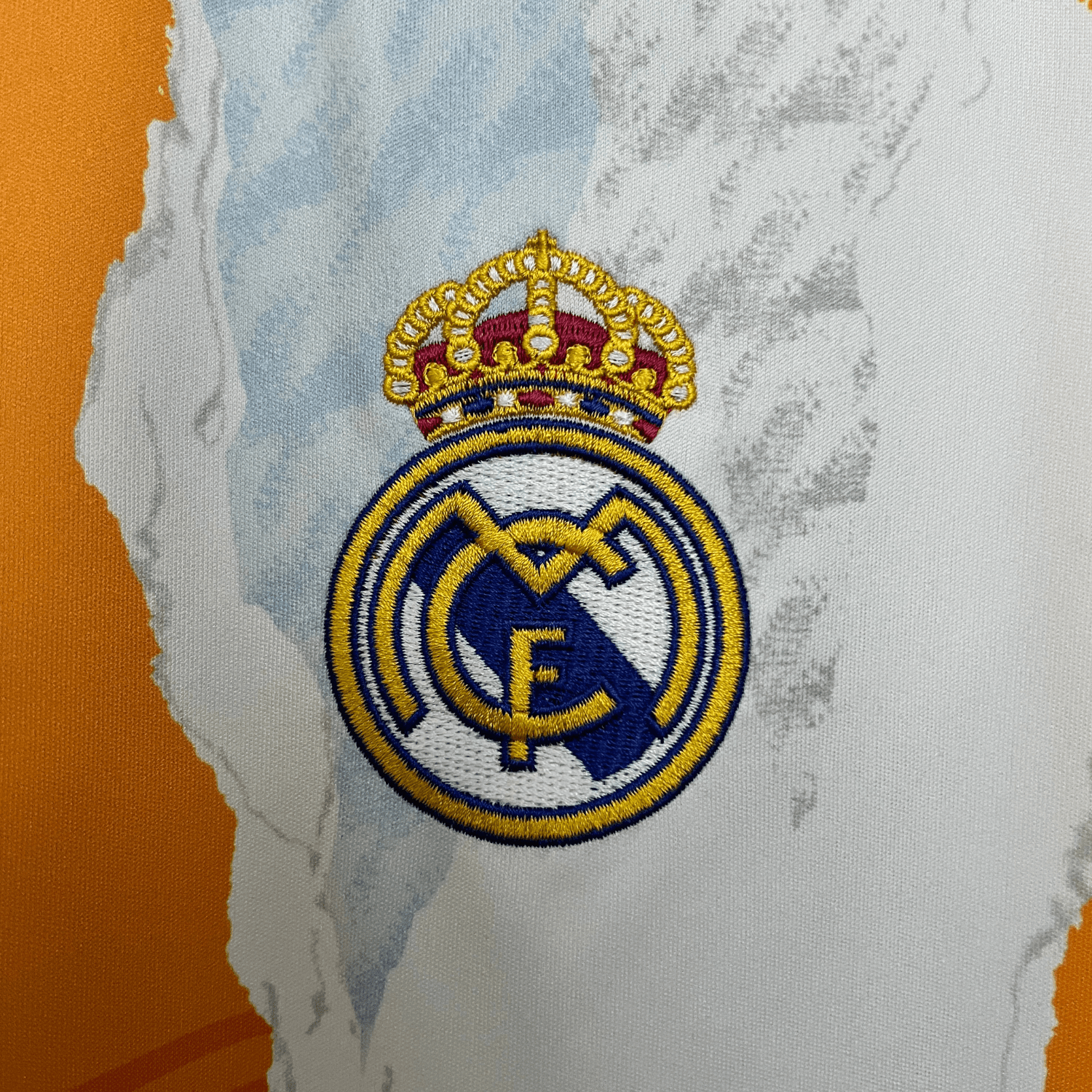 Real Madrid "Asiimov" Premium Kit - FutKulture