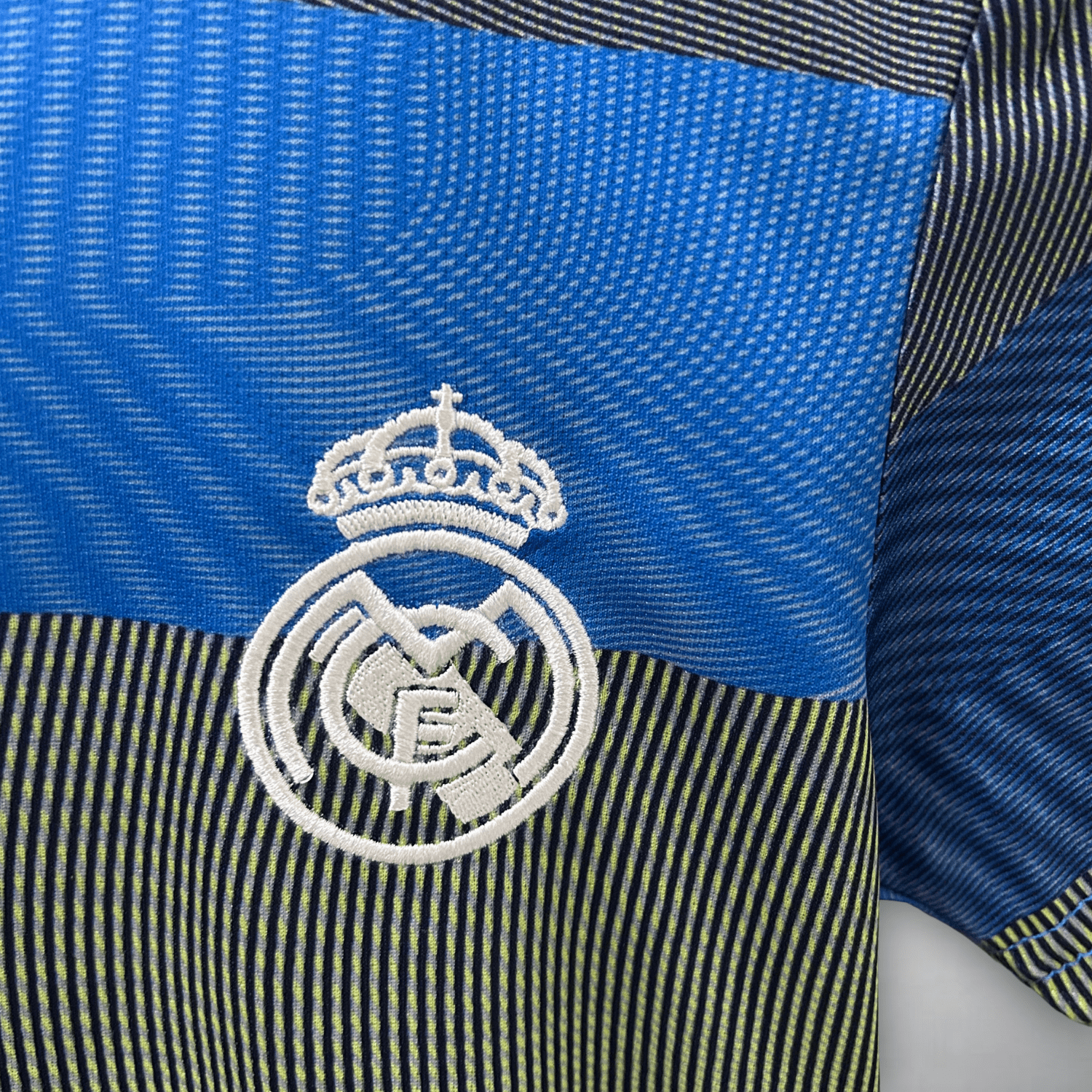 Real Madrid "Cibeles Wave" Premium Kids Size Kit - FutKulture
