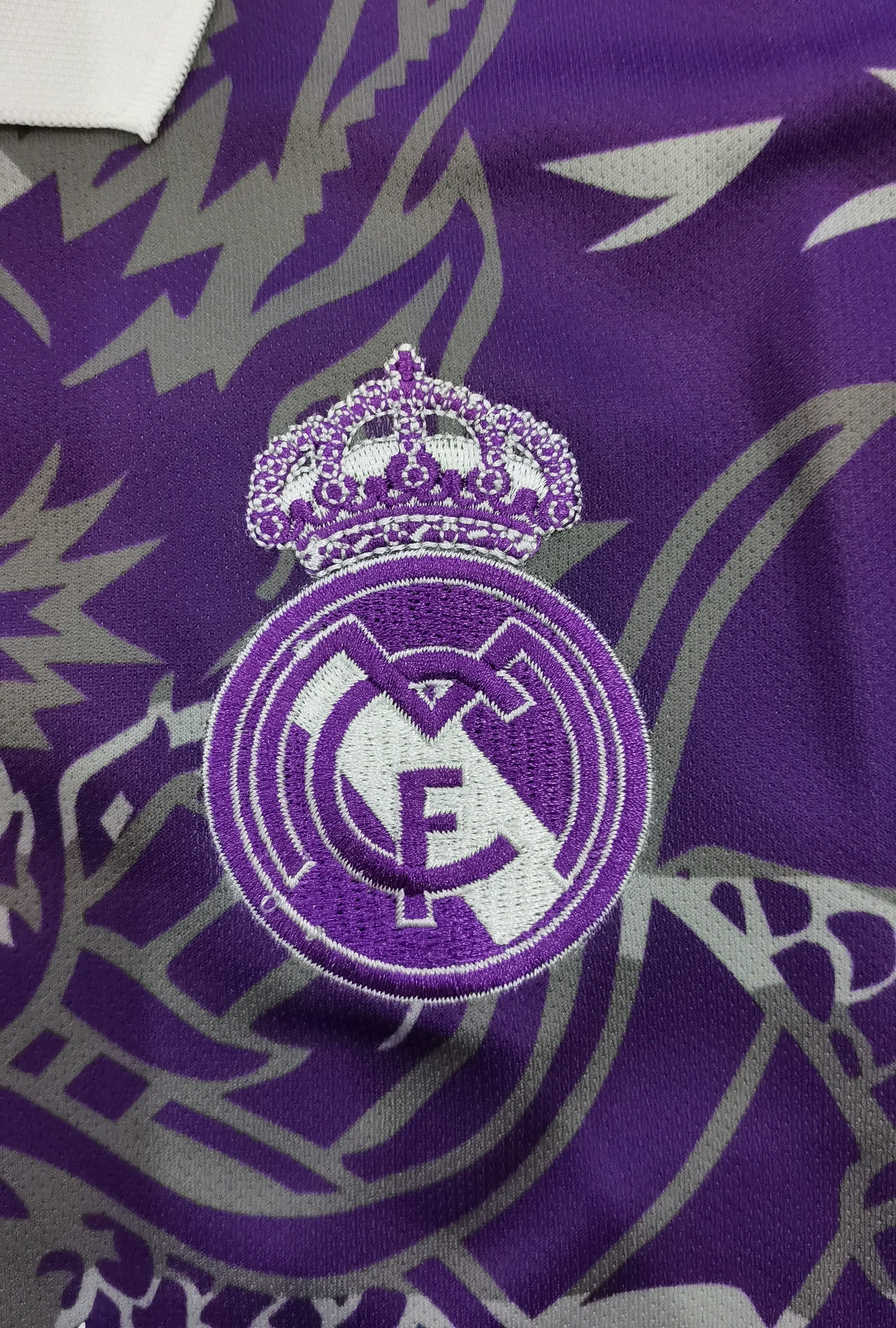 Real Madrid "Dragón Morado" Premium Kit - FutKulture