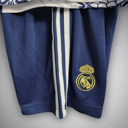 Real Madrid Dragon Blanco Premium Kids Size Kit - FutKulture