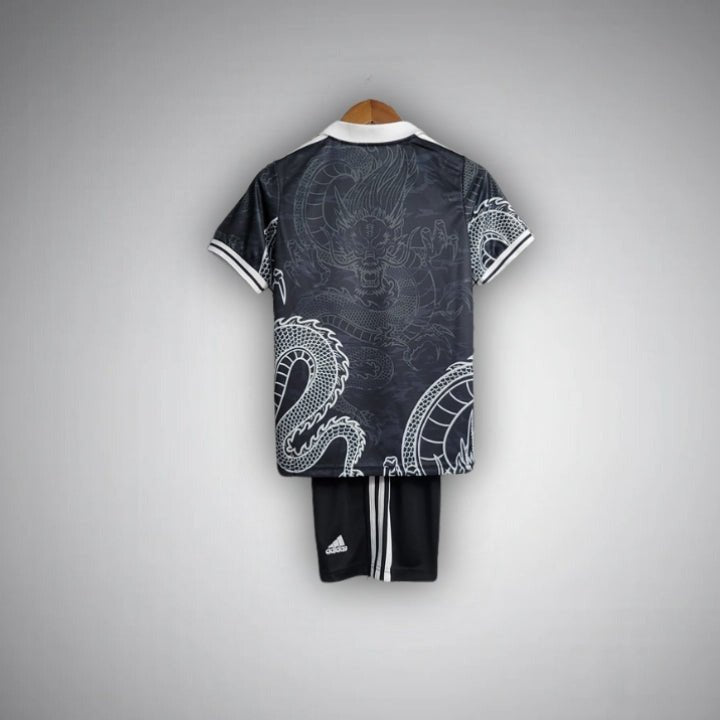Real Madrid "Dragon Negro" Premium Kids Size Kit - FutKulture