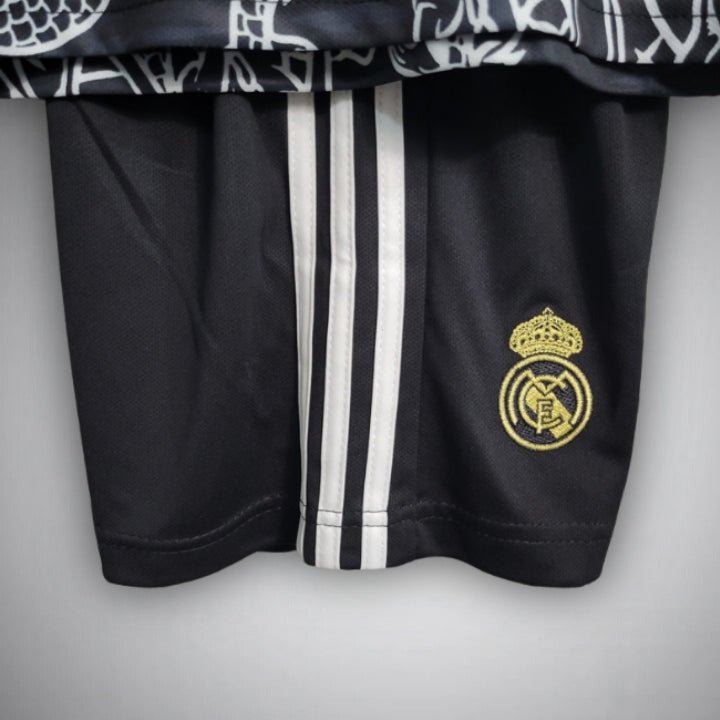Real Madrid "Dragon Negro" Premium Kids Size Kit - FutKulture