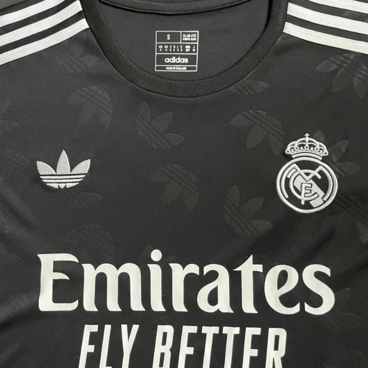 Real Madrid "Minimalist" Premium Kit - FutKulture