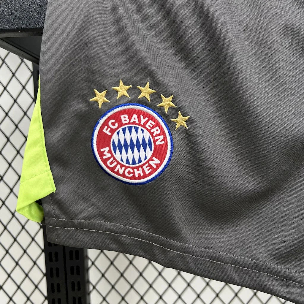 2025/2026 Bayern Munchen Goalkeeper Kids Size Kit