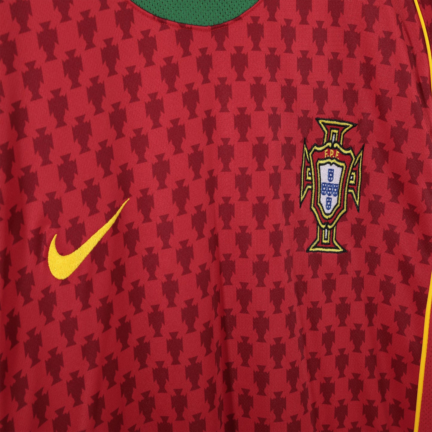 Portugal 2004/06 Home Kit