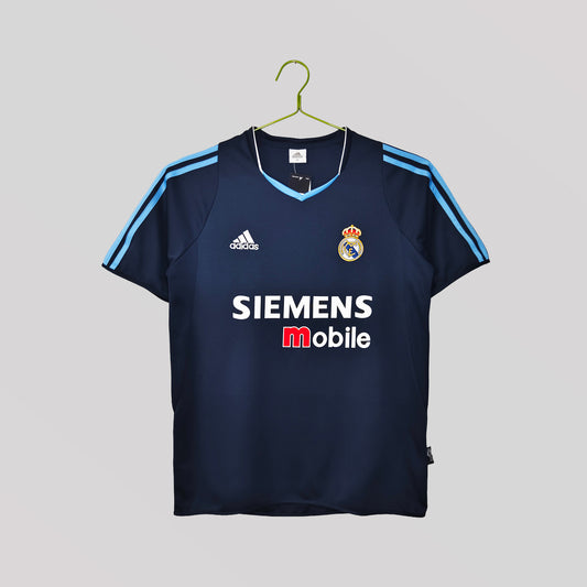 Real Madrid 2004/25 Away Kit